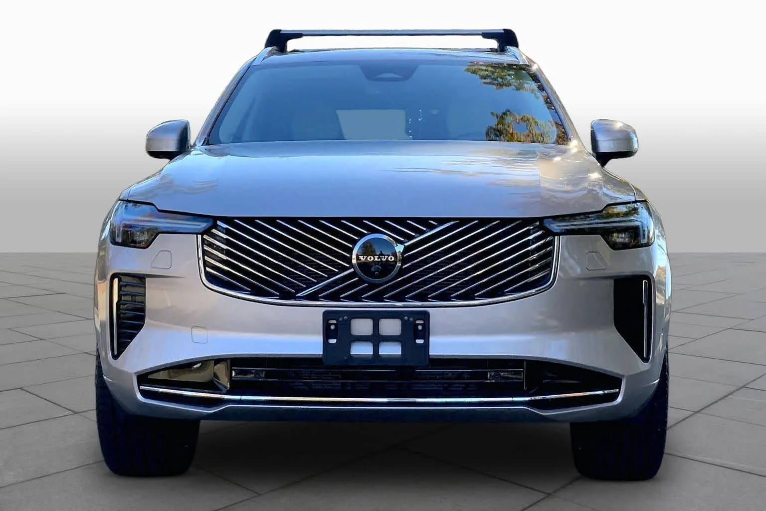 Used 2026 Bright Dusk Metallic Volvo Ultra image 3