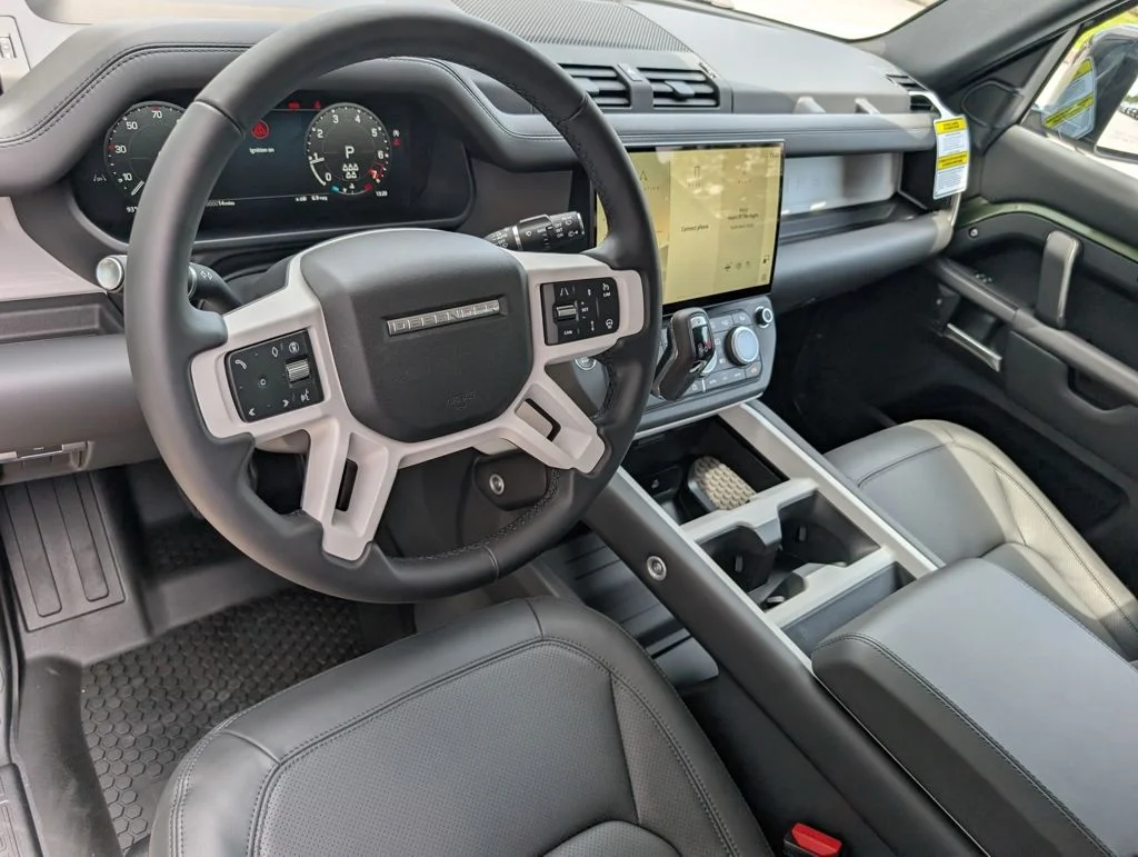 New 2026 Woolstone Green Land Rover S image 4