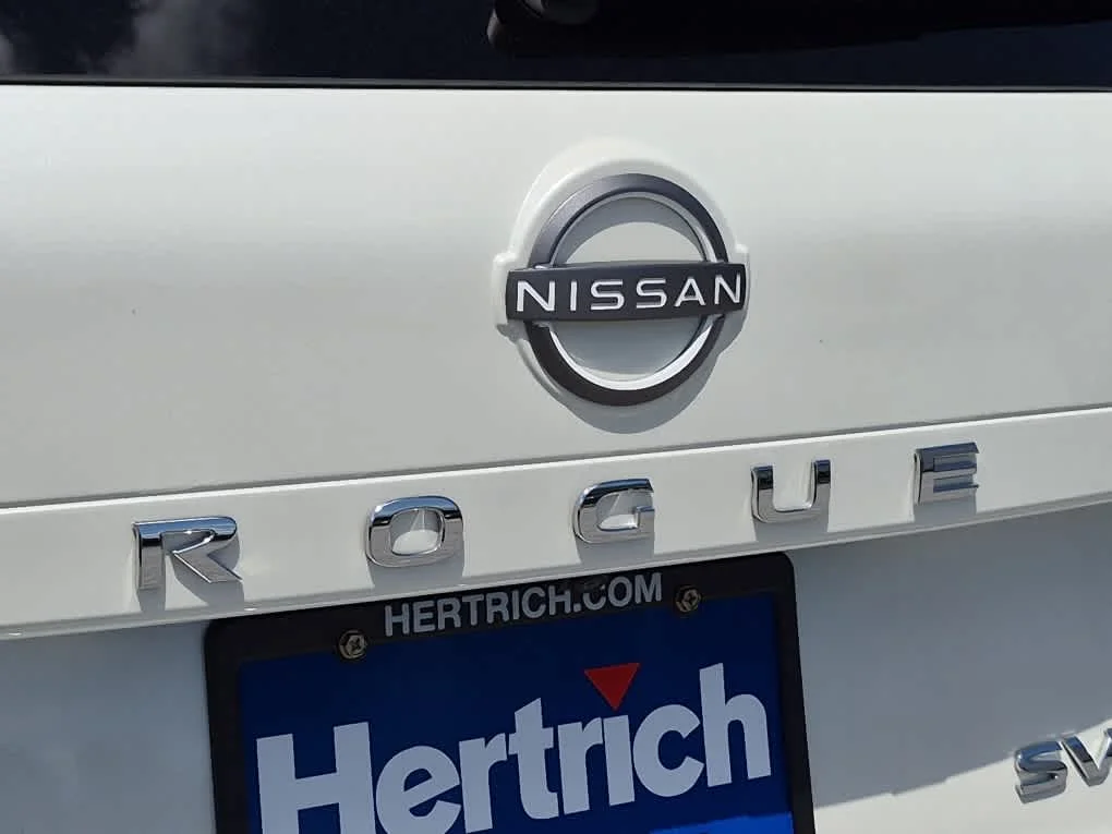 Used 2023 Pearl White Tricoat Nissan SV image 22