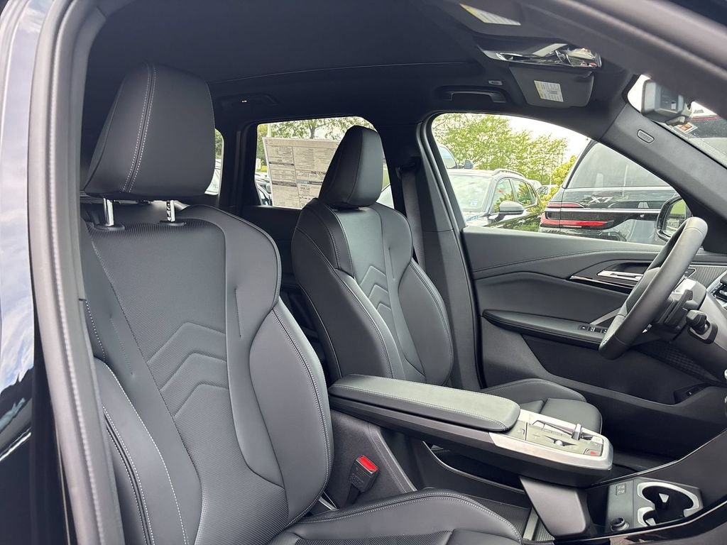 New 2027 Black Sapphire Metallic BMW xDrive28i image 21