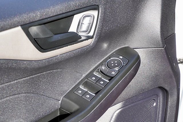Used 2022 White Ford SE image 22