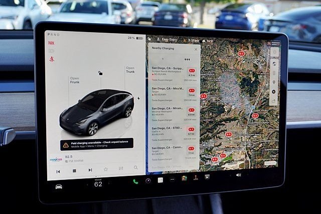 Used 2023  Tesla Long Range image 31