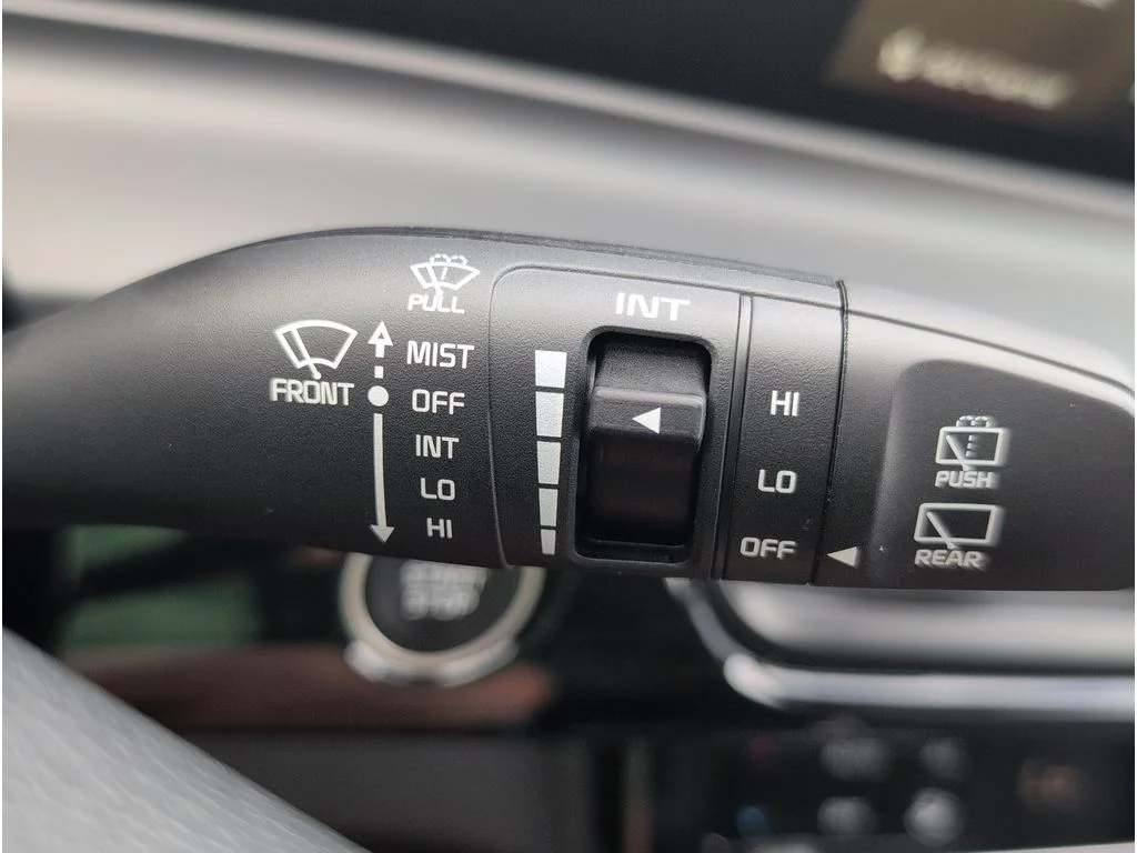 New 2026 Snow White Pearl Kia S image 25