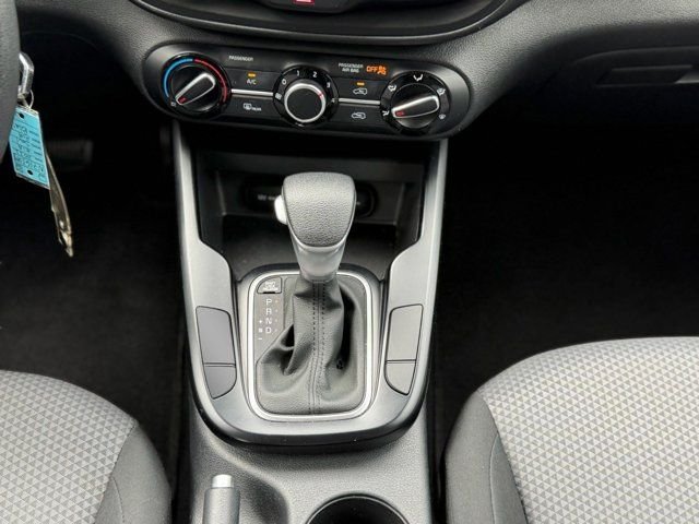 Used 2022 Black Kia LX image 21