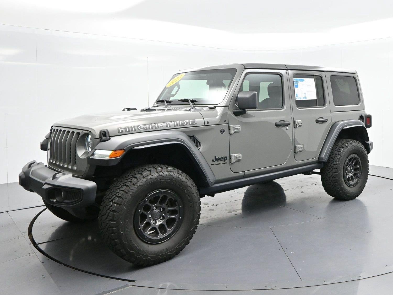 Used 2023 Gray Jeep High Tide image 3