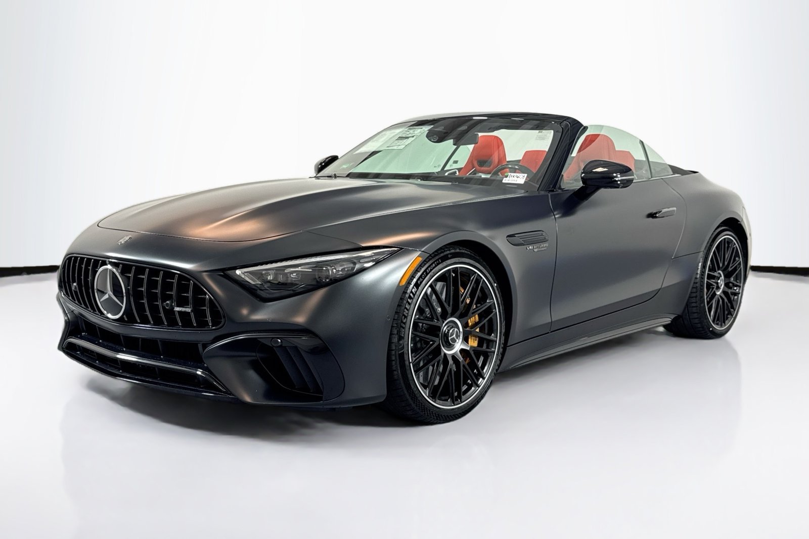 New 2026 MANUFAKTUR Night Black Magno Mercedes-Benz AMG® SL 63 S E Performance image 1