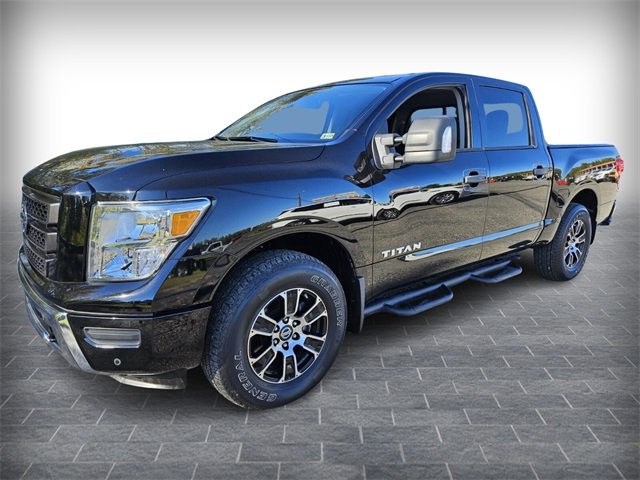 2022 Nissan Titan SV photo 3
