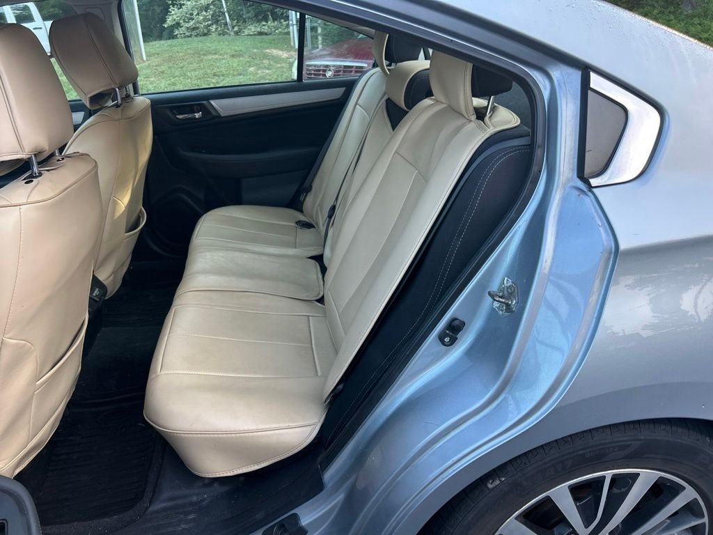 Used 2018 Silver Subaru 2.5i image 16