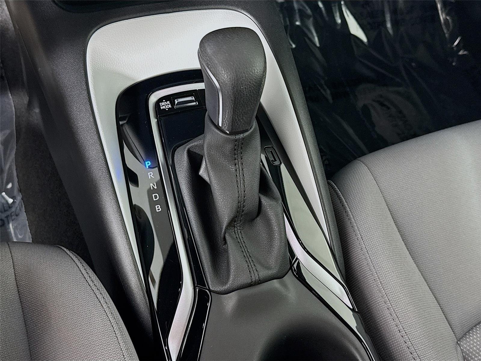 Used 2024 Ice Toyota SE image 17