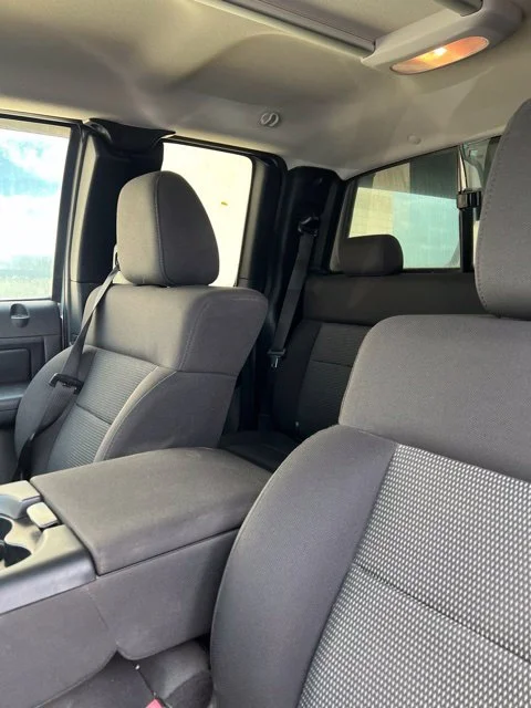 Used 2005  Ford XL image 6