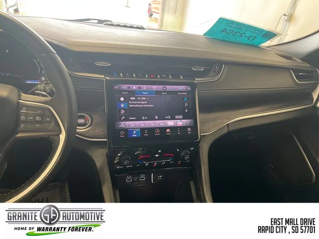 Used 2024 Silver Jeep 4xe image 13