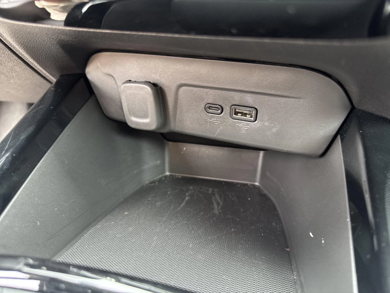 Used 2025 Sterling Gray Metallic Chevrolet LT image 21