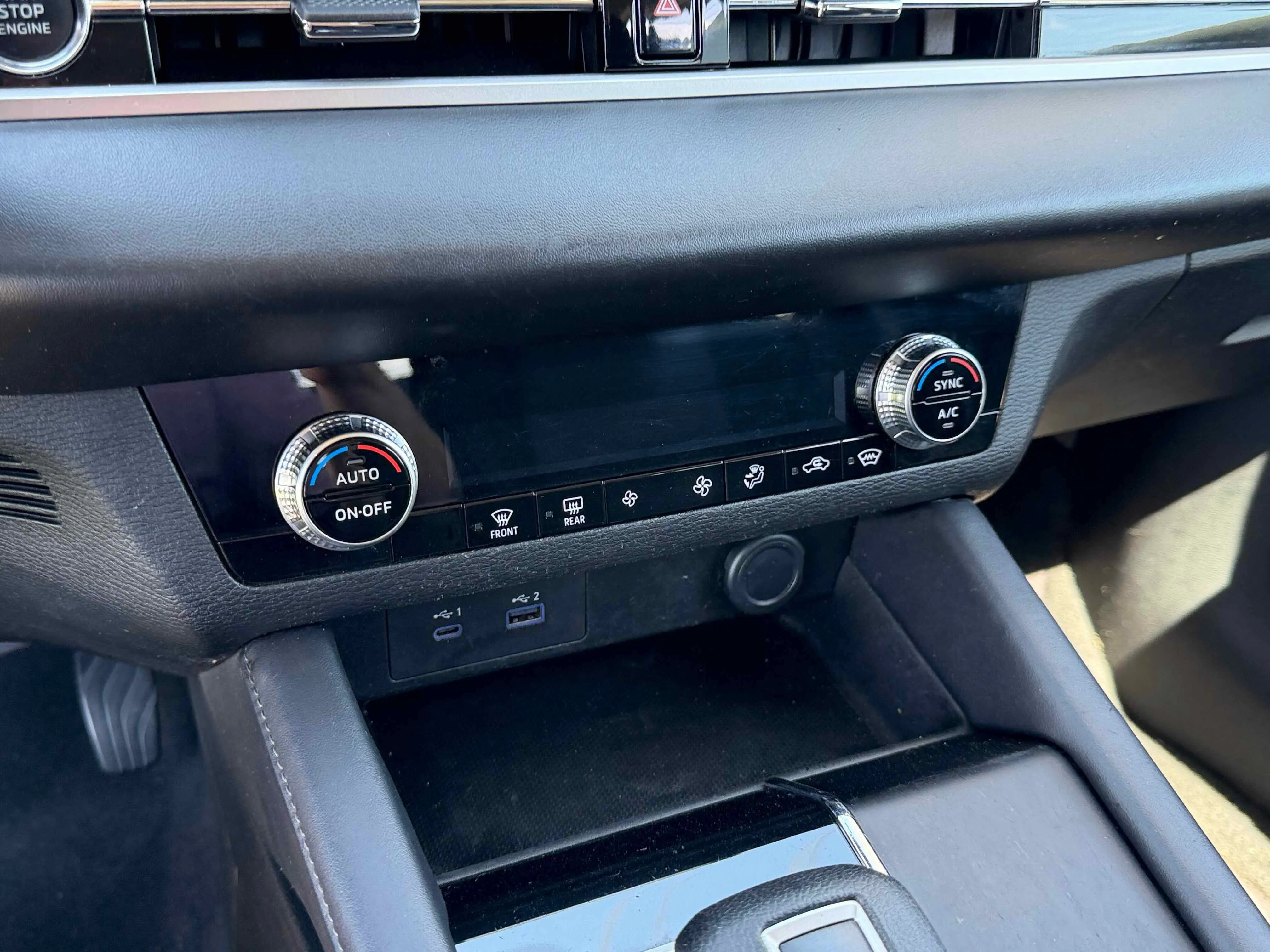 Used 2024  Mitsubishi ES image 19