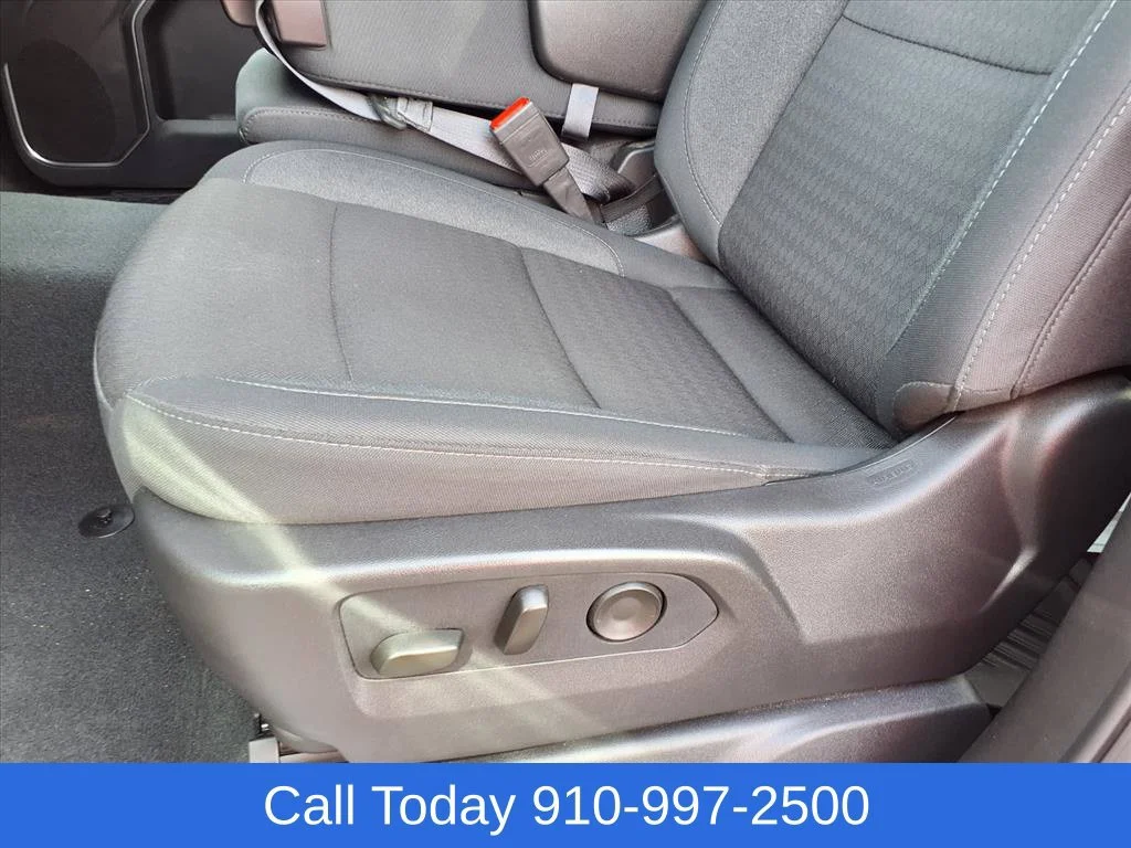 Used 2025 Summit White Chevrolet LT image 10