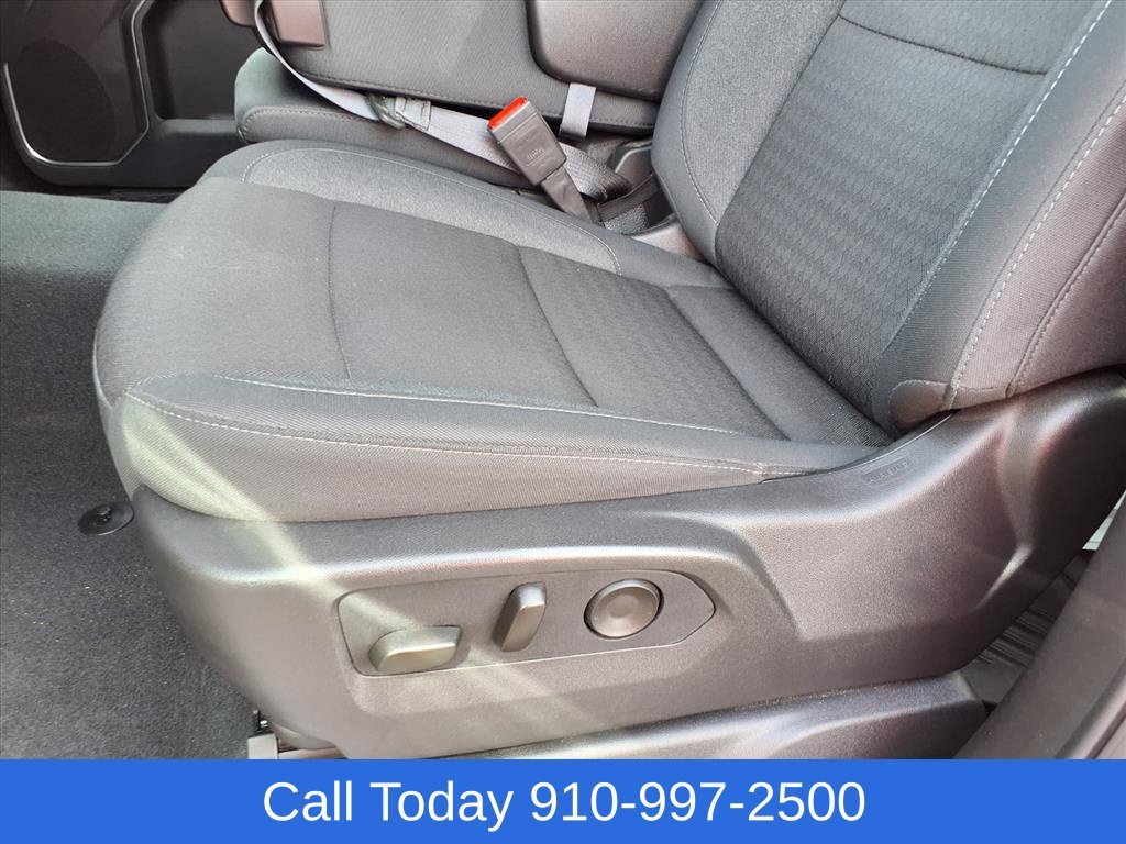 Used 2025 Summit White Chevrolet LT image 10