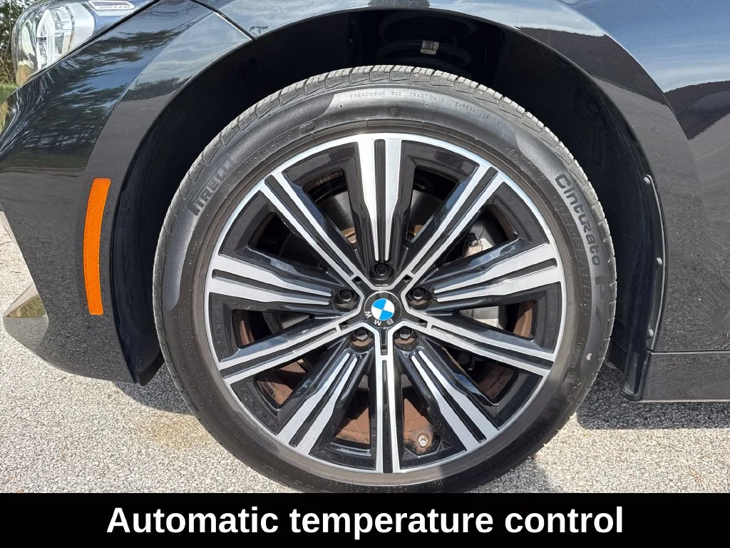 2025 BMW 3 Series 330i - Photo 11