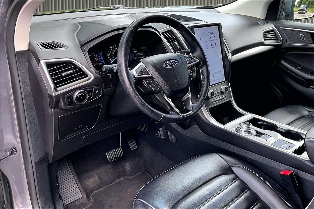 Used 2023 Gray Ford SEL image 15