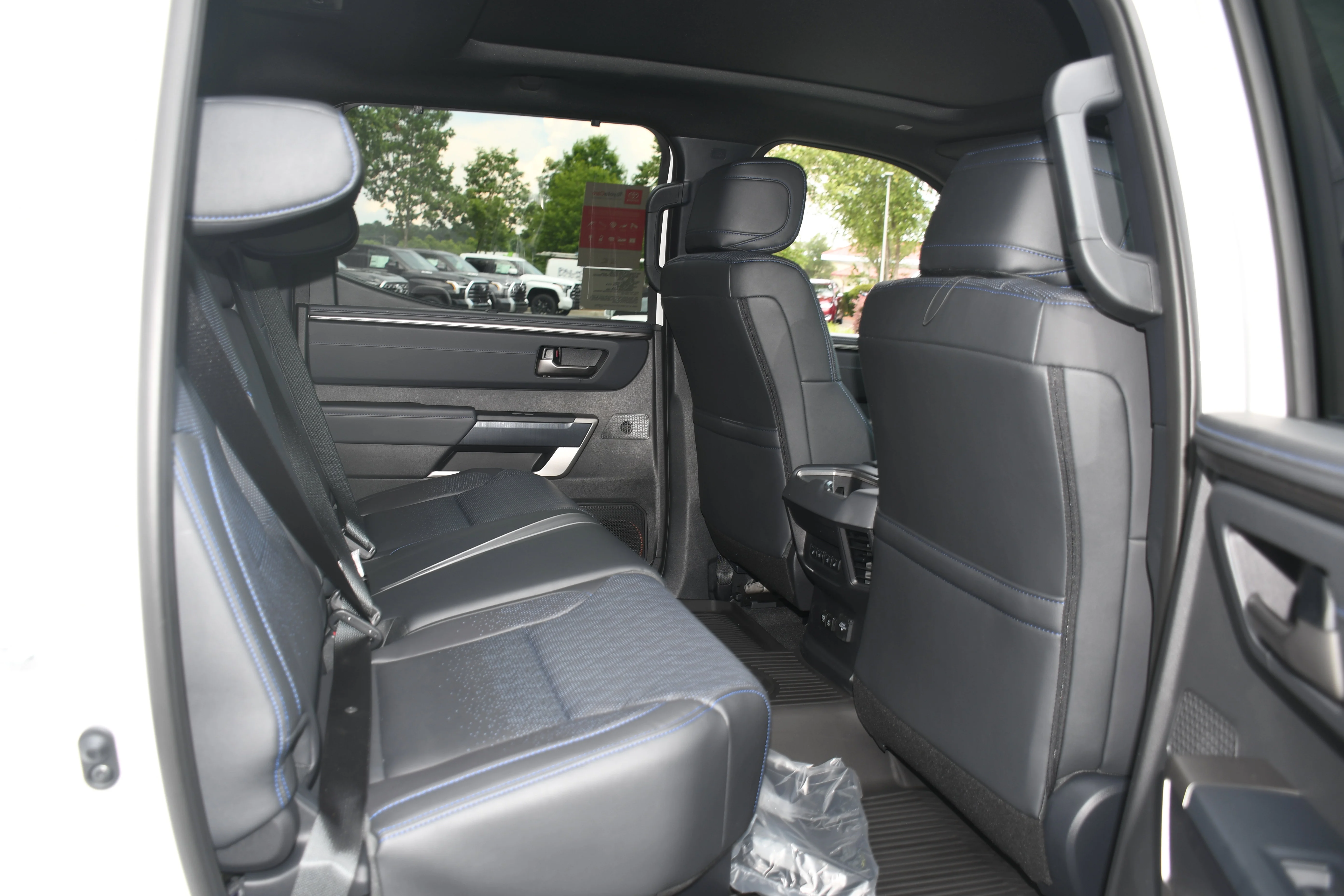 New 2026 Wind Chill Pearl Toyota Platinum image 10