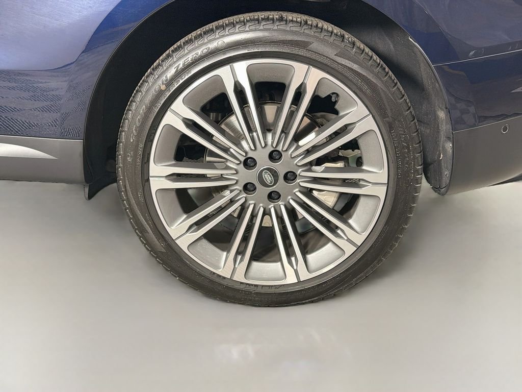 Used 2023 Portofino Blue Metallic Land Rover SE image 33