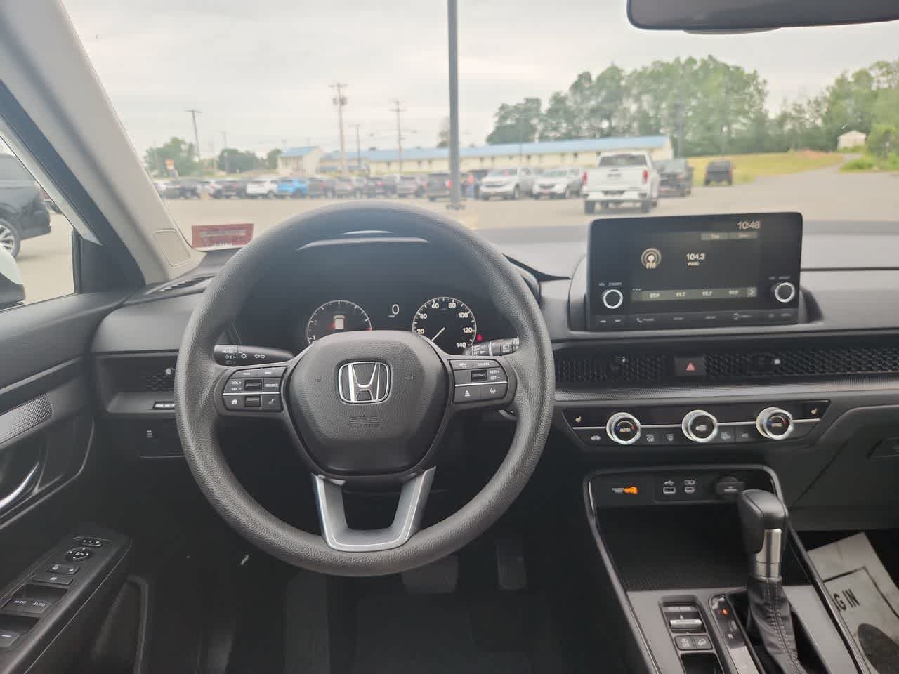 Used 2025 Platinum White Pearl Honda EX image 17