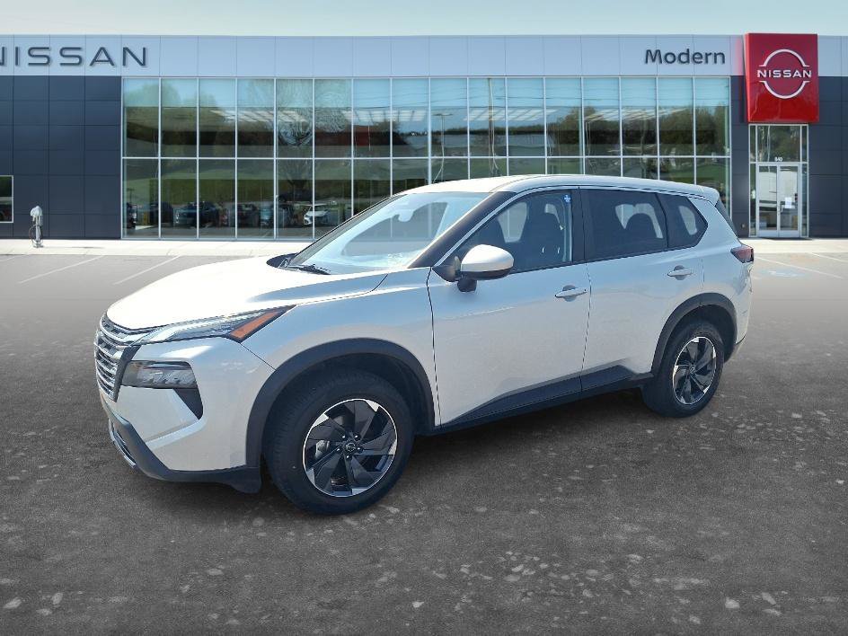 Used 2025 Brilliant Silver Metallic Nissan SV image 1