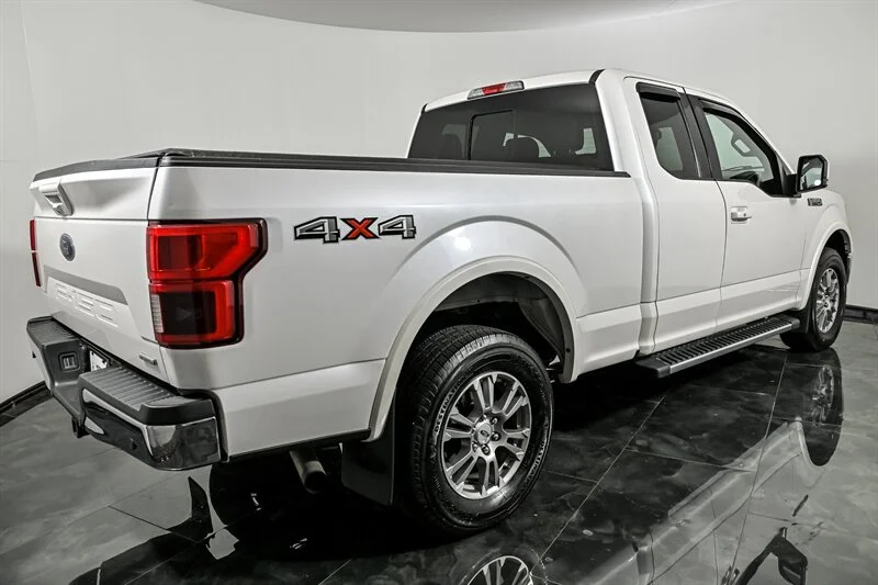 Used 2018 White Platinum Metallic Tri-Coat Ford Lariat image 8