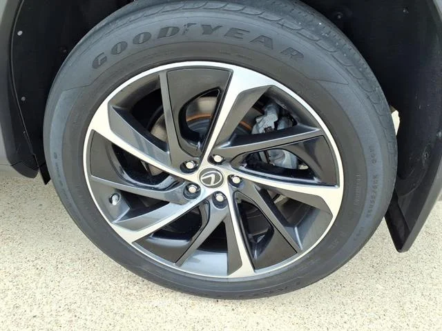 Used 2019 EMINENT WHITE PEA Lexus Base image 20