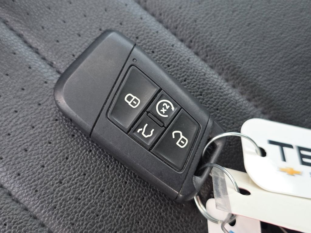 Used 2024 Gray Volkswagen 2.0T SE image 39