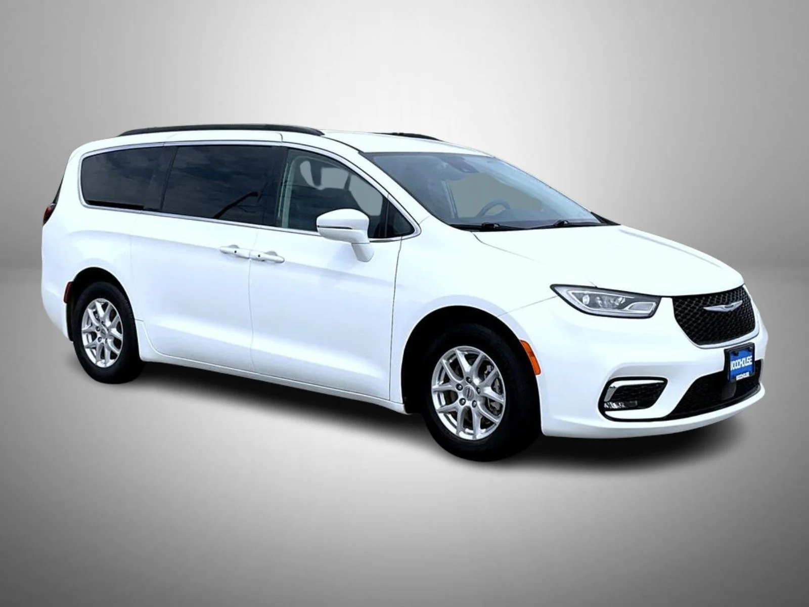 Used 2022 White Chrysler Touring L image 3