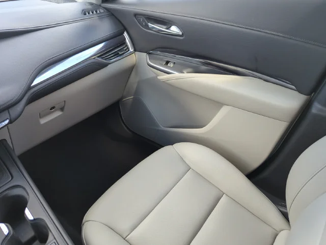Used 2019 Blue Cadillac Luxury image 27