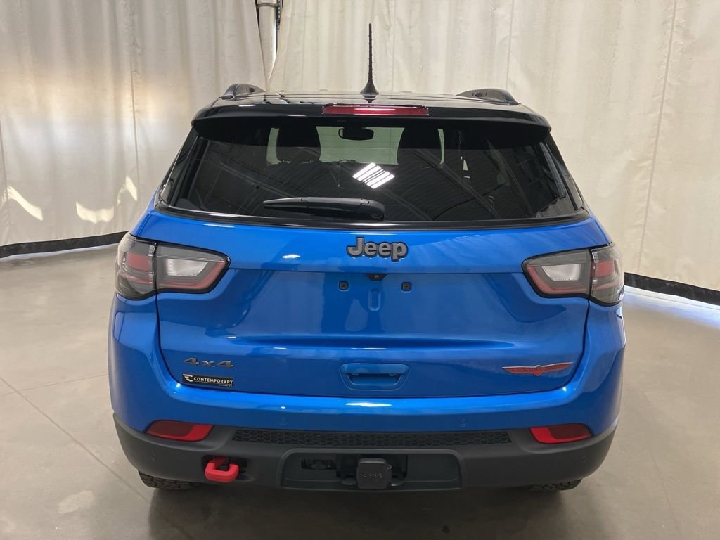 Used 2024 Hydro Blue Pearlcoat Jeep Trailhawk image 24