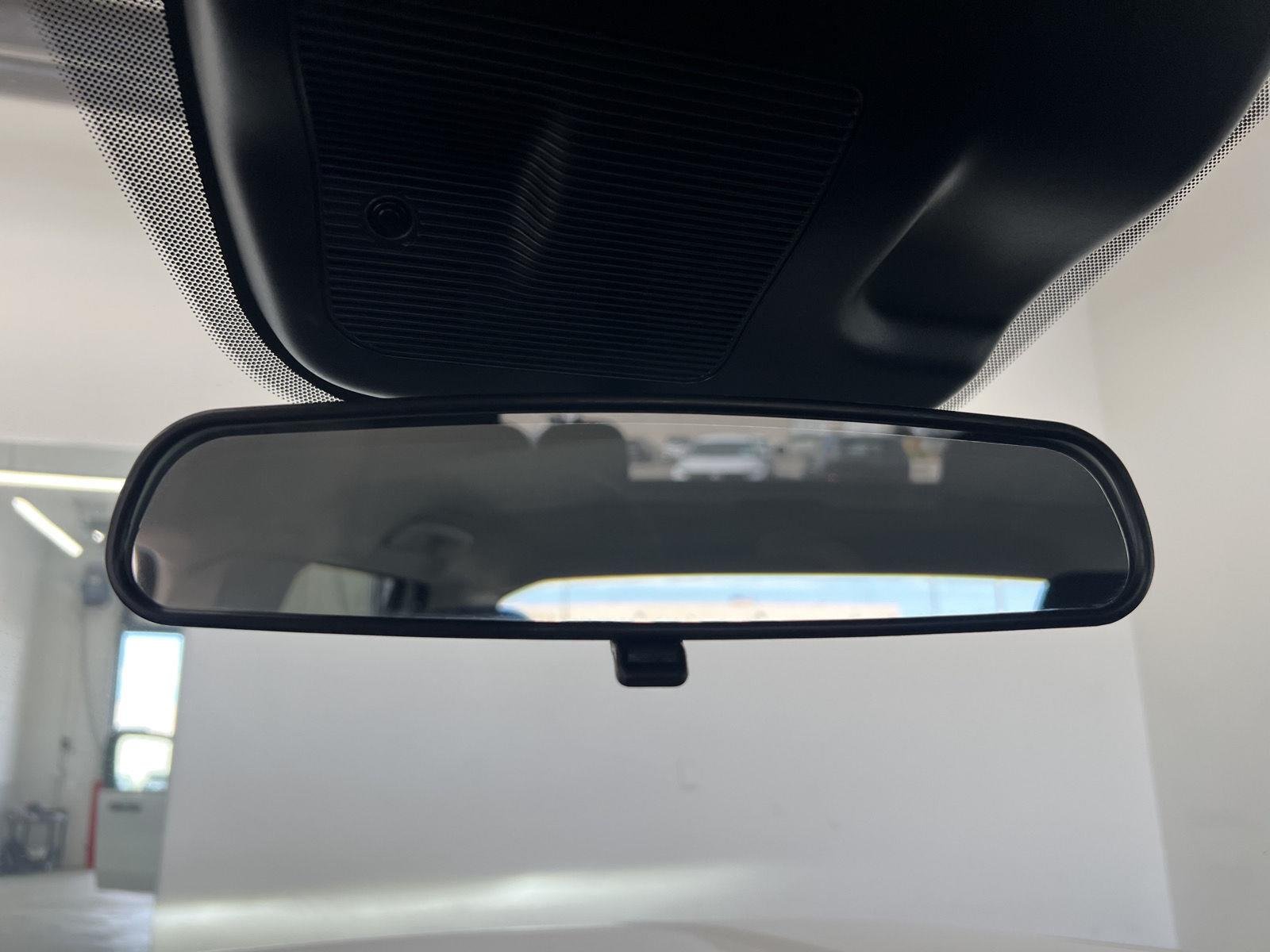 Used 2024 Oxford White Ford XL image 23