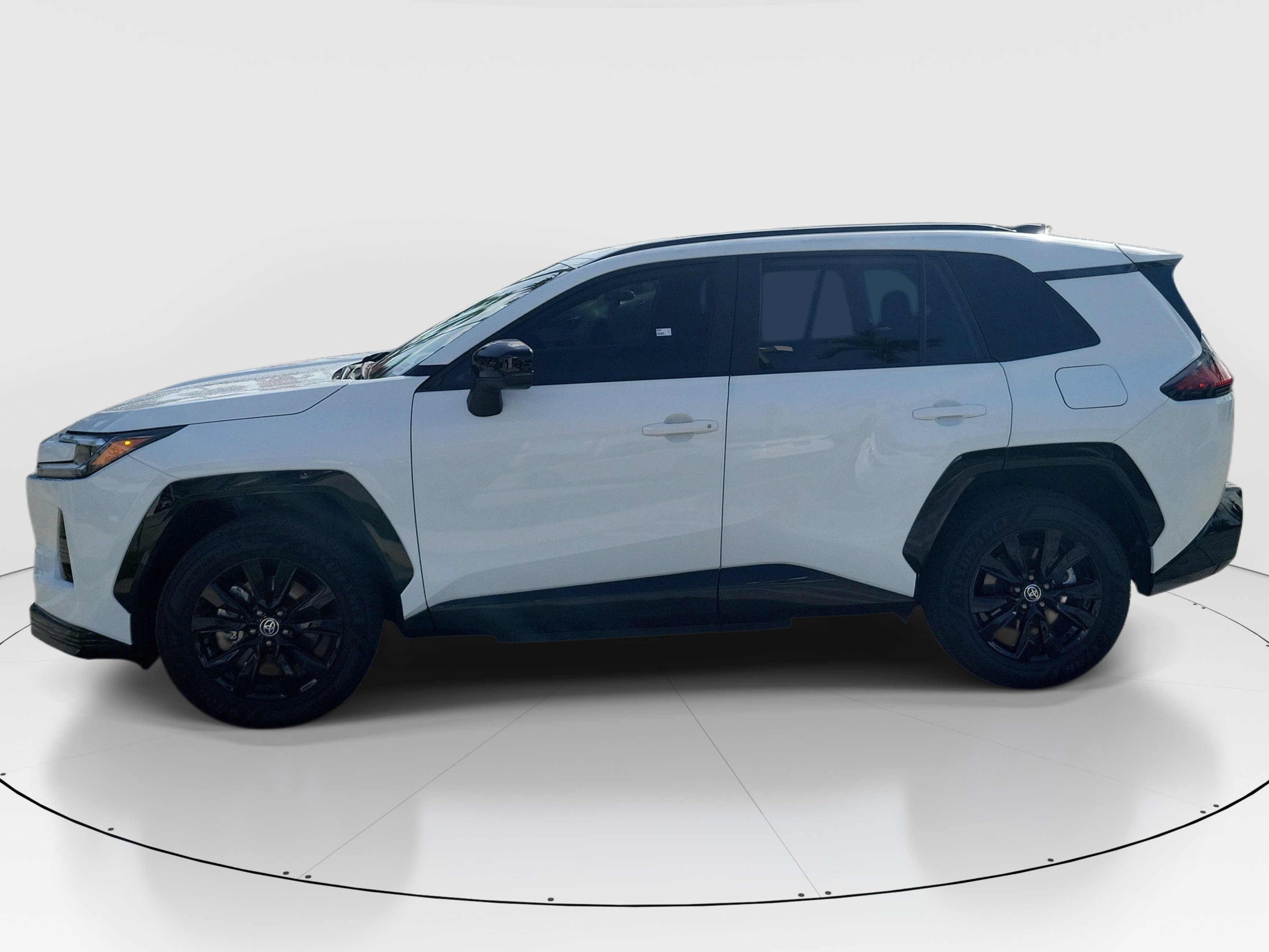 Used 2026 Ice Toyota SE image 4