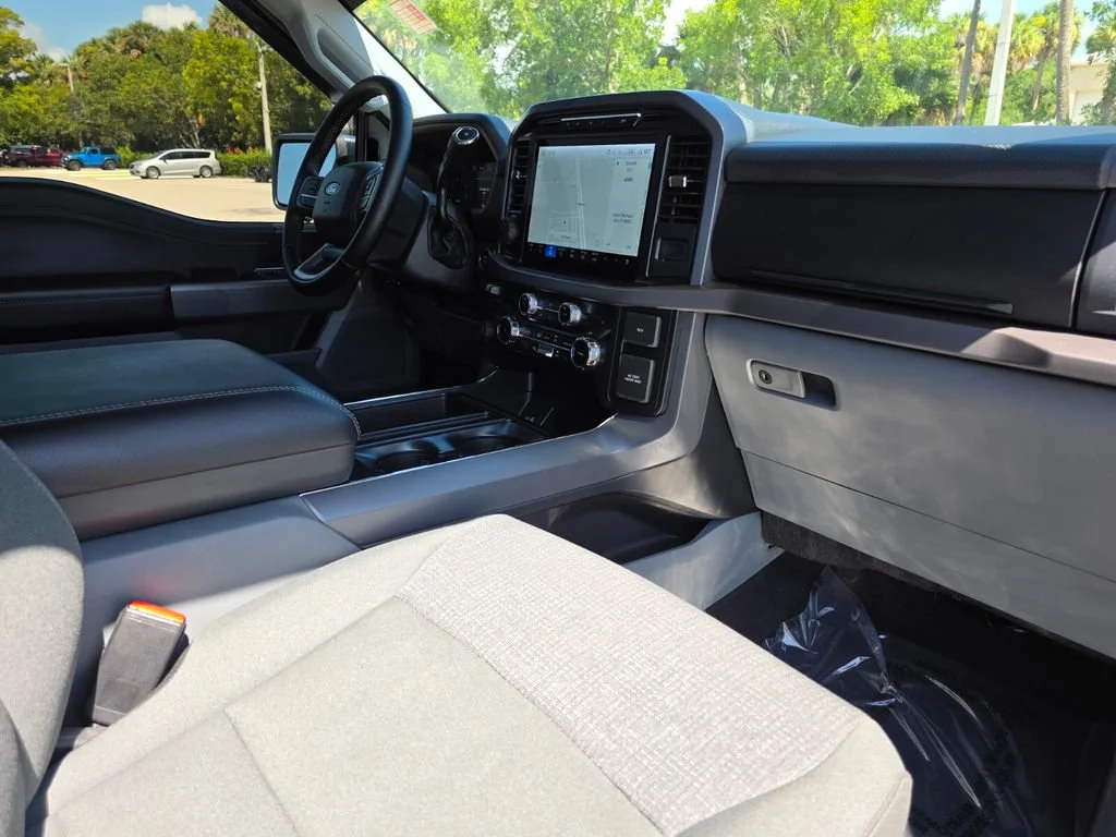Used 2024 Avalanche Ford XLT image 14