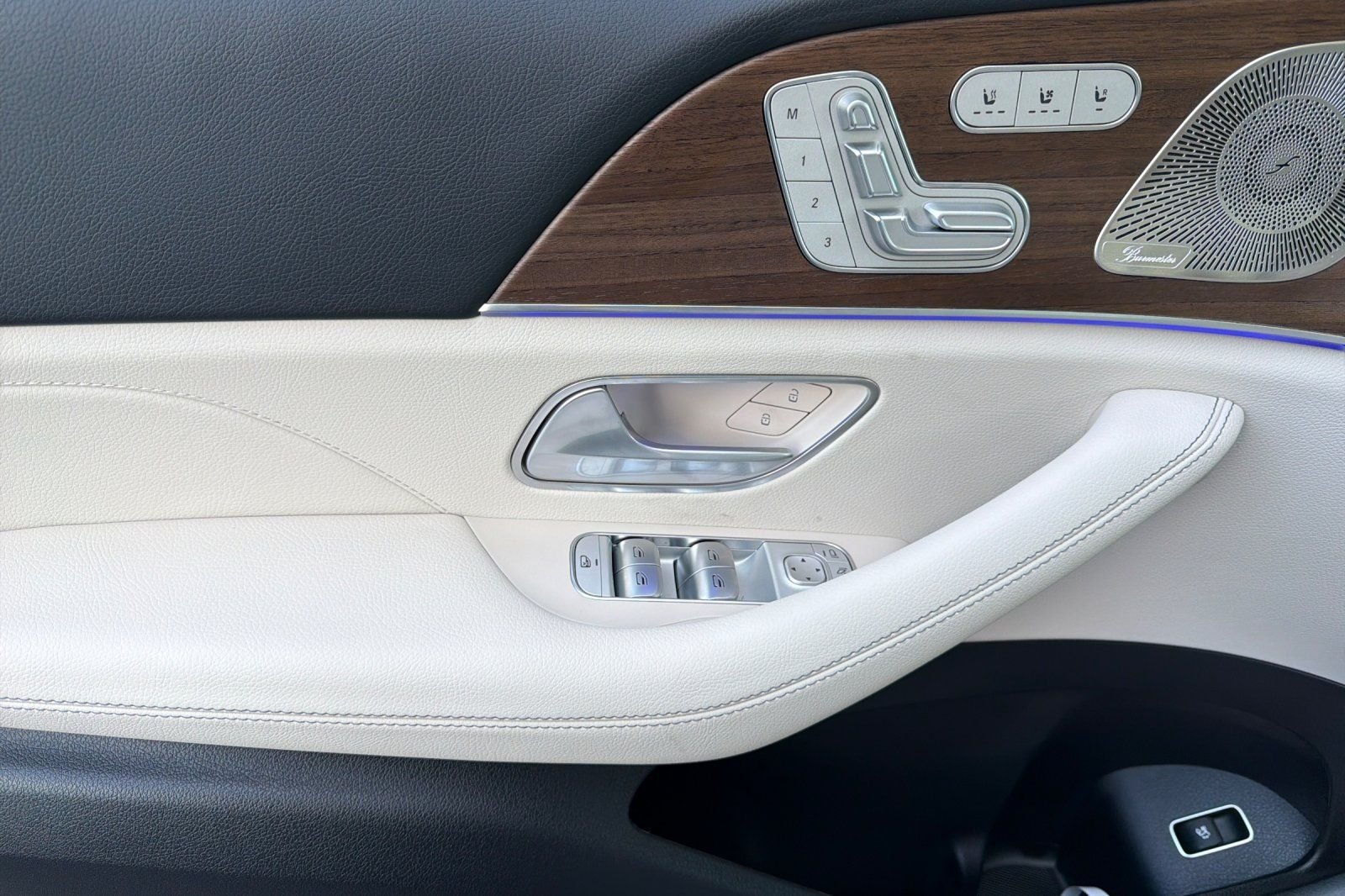 New 2026 Polar White Mercedes-Benz GLS 450 image 25