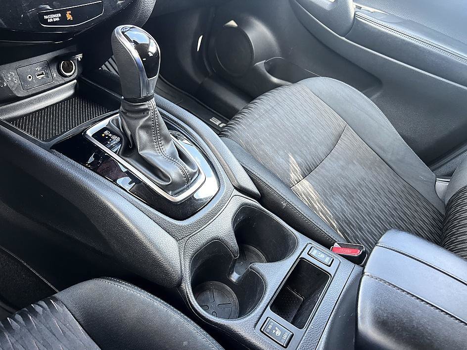 Used 2019 Magnetic Black Pearl Nissan S image 25