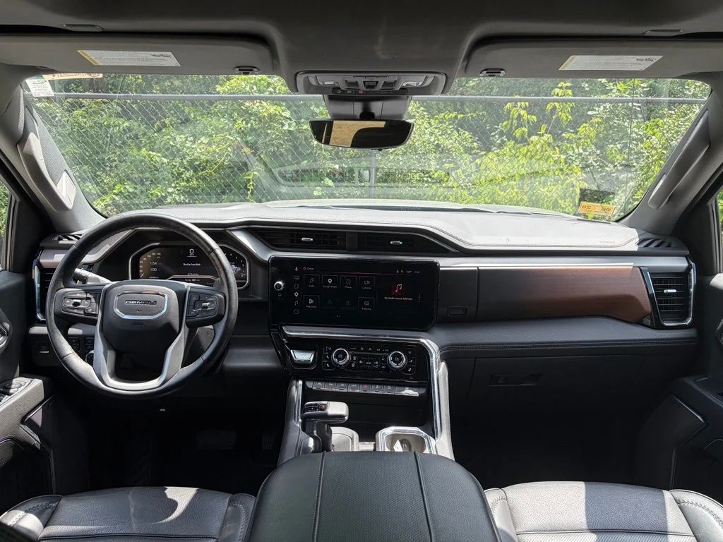 Used 2023 Silver GMC Denali image 18