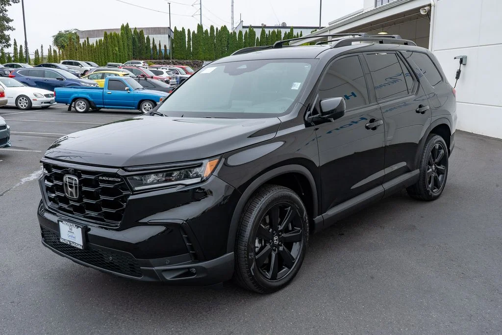Certified Used 2025 Crystal Black Pearl Honda AWD Black Edition image 6