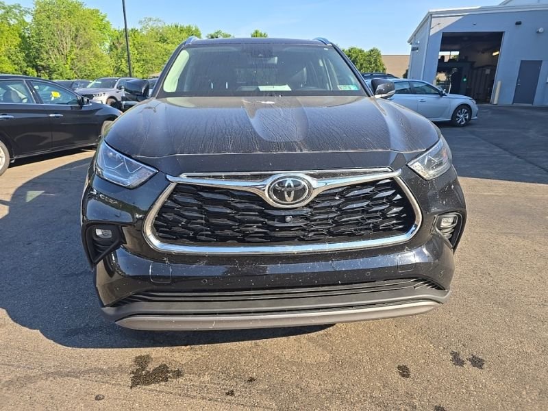 Used 2022 Black Toyota Platinum image 2