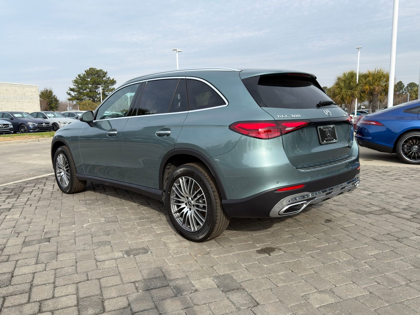 New 2026 Verde Silver Metallic Mercedes-Benz GLC 300 image 36