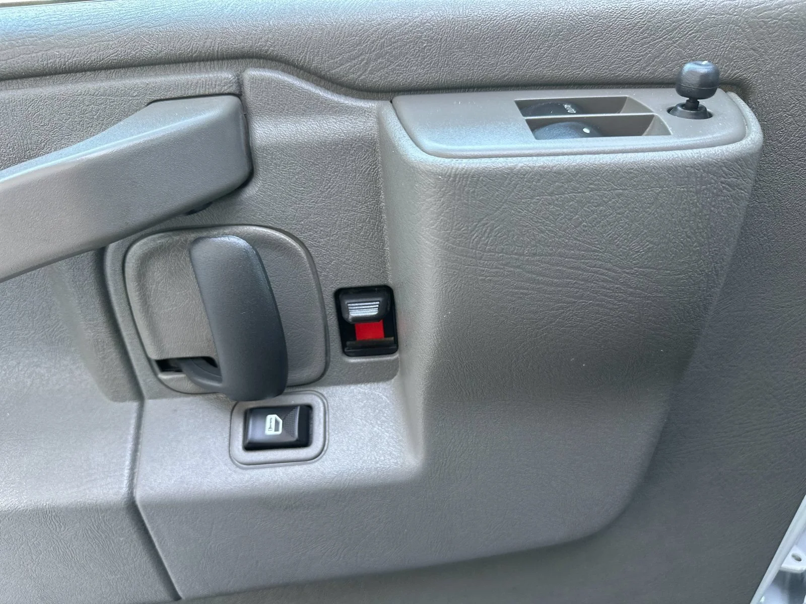 Used 2025 Summit White Chevrolet WT image 11
