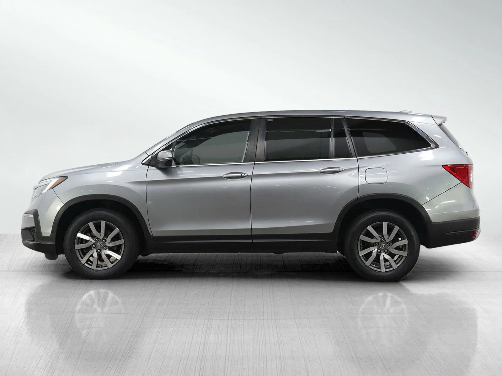 Used 2020 Honda Pilot EX with VIN 5FNYF6H33LB005623 for sale in Burnsville, Minnesota