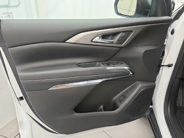 2027 Chevrolet Traverse LT - Photo 17