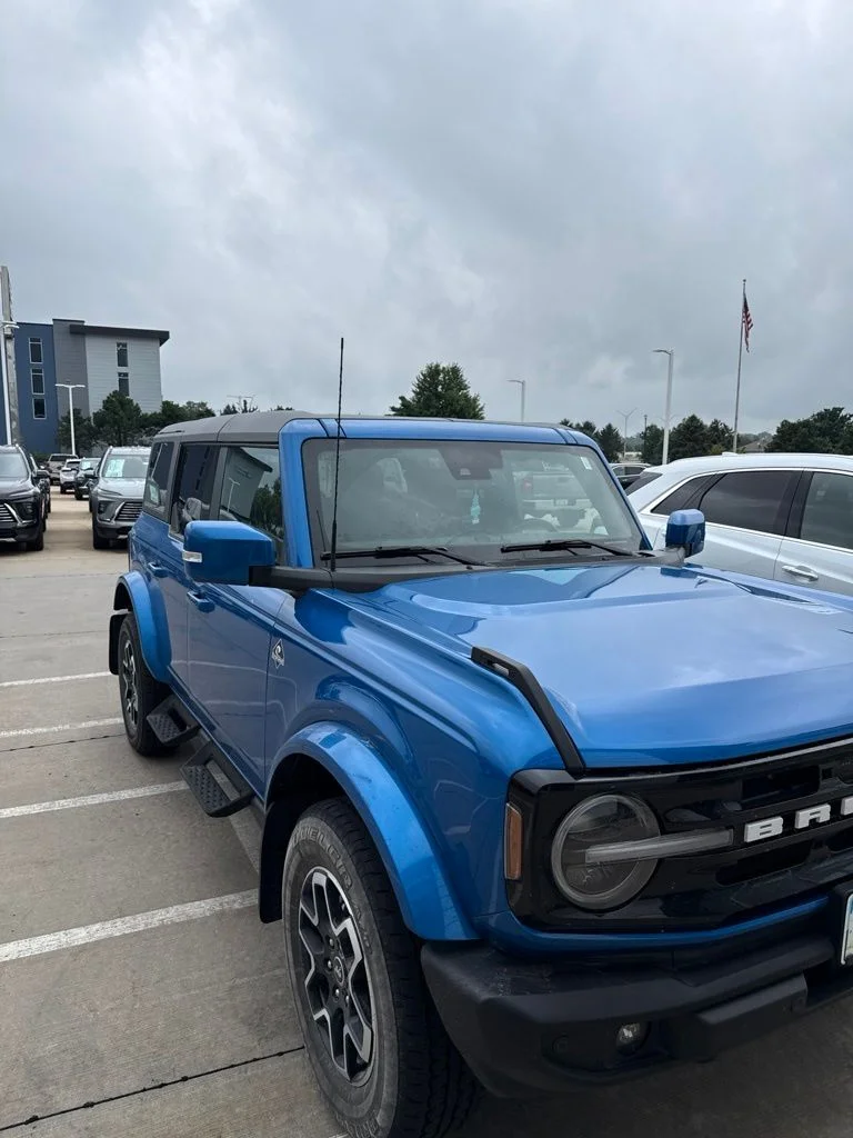 Used 2023 Blue Ford Outer Banks image 2