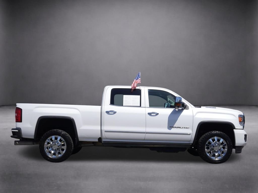 Used 2018 White GMC Denali image 2