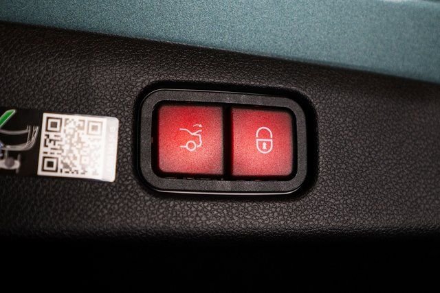 Used 2026 Silver Mercedes-Benz E 350 image 34