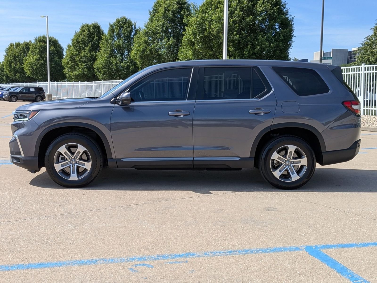 2025 Honda Pilot EX-L - Photo 9