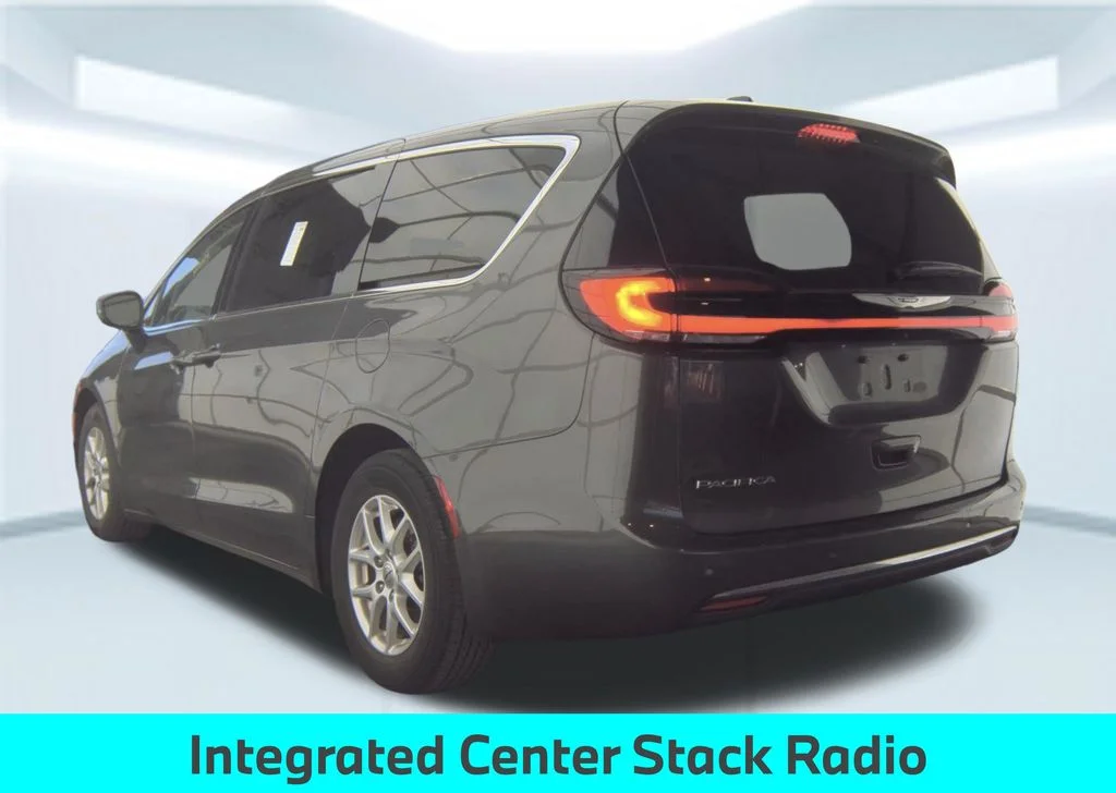 Used 2023 Gray Chrysler Touring L image 4