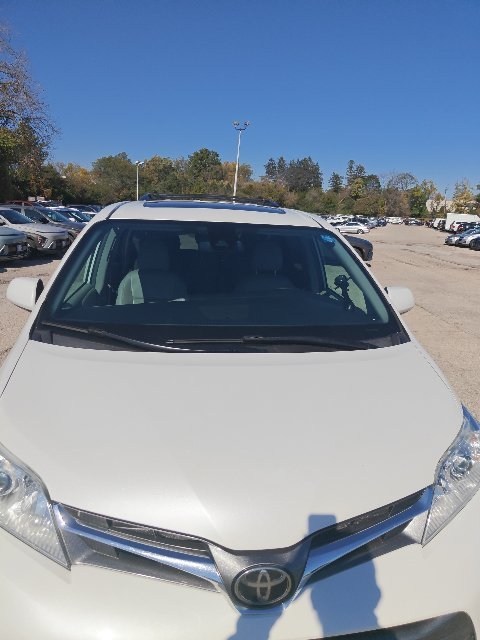 2019 Toyota Sienna XLE - Photo 9