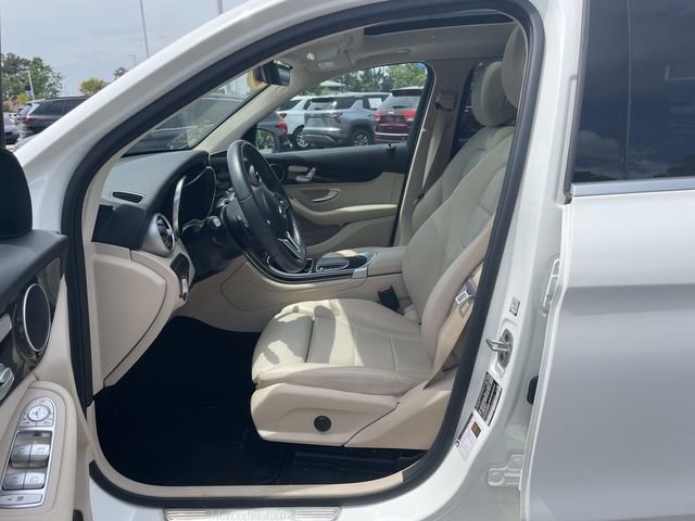 Used 2022 White Mercedes-Benz GLC 300 image 14